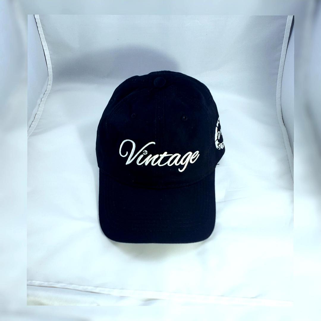 VINTAGE DAD HAT (BLACK AND WHITE)